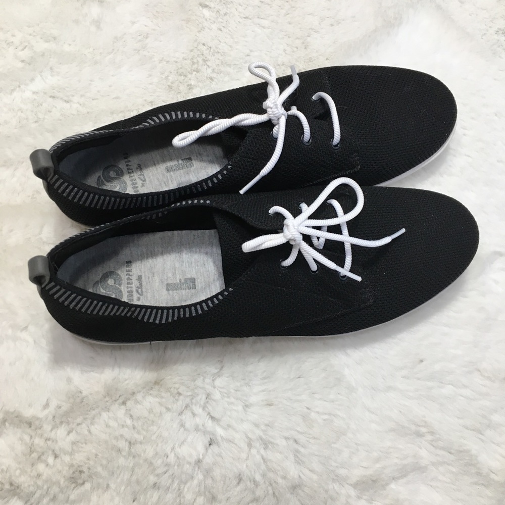 Clark’s cloudstepper sneakers size 9.5